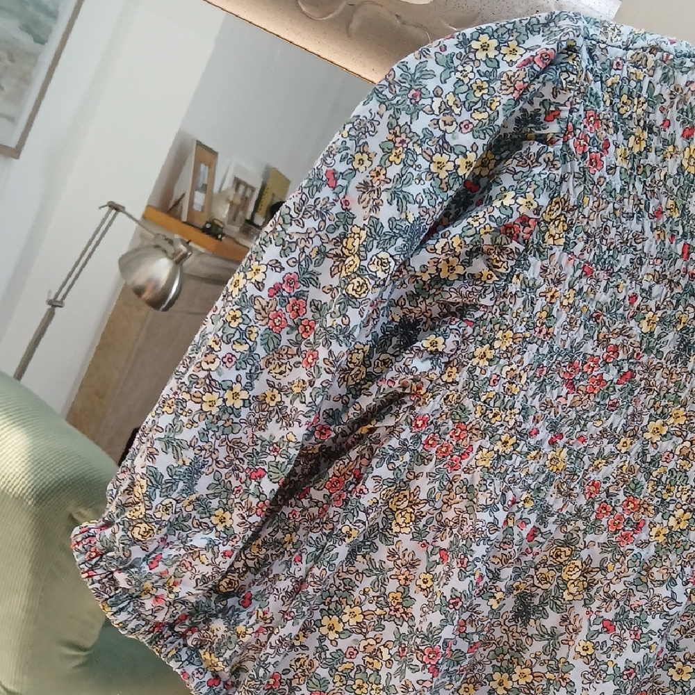 LOFT Green and Blue Floral Flutter Sleeve Blouse with Ruffled Peter Pan Collar - Picture 3 of 9